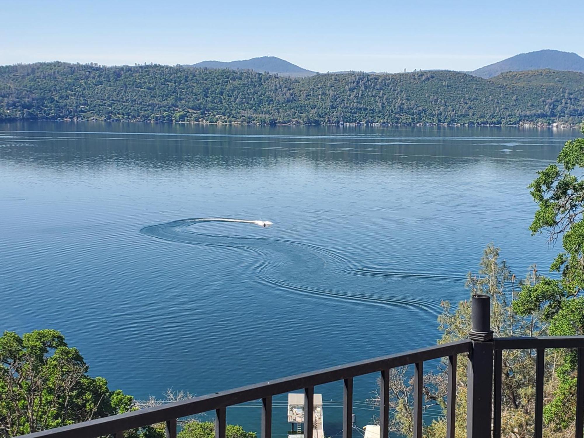 A Lake, A Mountain And The House With The Red Door Clearlake Esterno foto